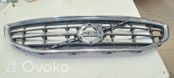 Volvo V40 Grille calandre supérieure de pare-chocs avant 31283764