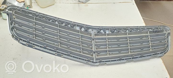 Mercedes-Benz C W204 Maskownica / Grill / Atrapa górna chłodnicy A2048800083