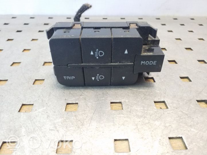 Iveco Daily 35 - 40.10 Headlight level height control switch 