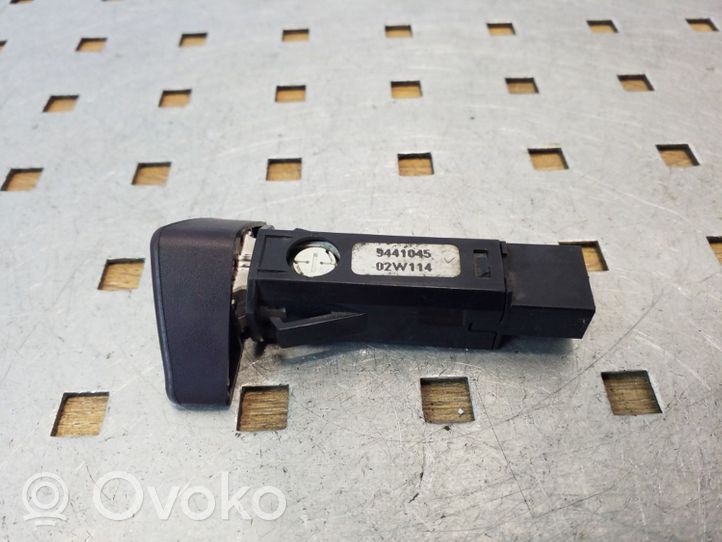 Volvo XC70 Hazard light switch 9441045