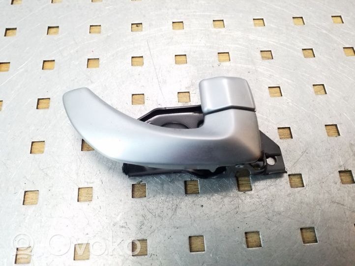 Hyundai Terracan Rear door interior handle 