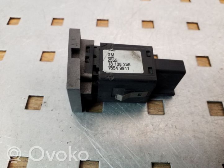 Opel Vectra C Interruptor de la alarma 13138256