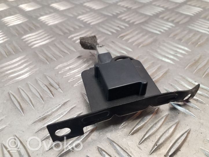 Volvo V70 Antena GPS 8697947