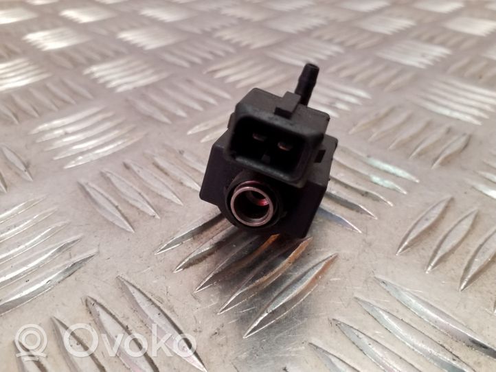 Volvo S80 Turbo solenoid valve 72224010