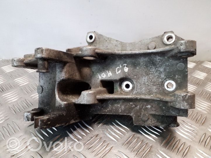 Citroen C8 Generatoriaus kronšteinas 9643834880