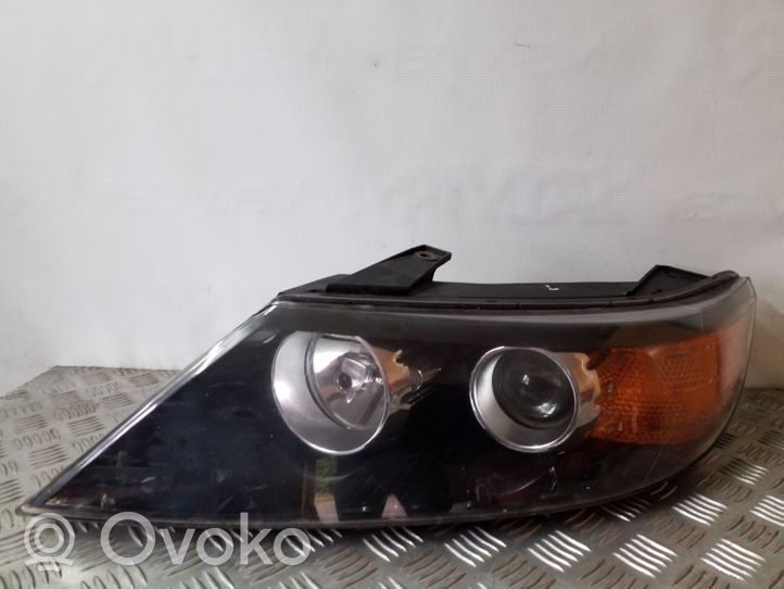 KIA Sorento Lampa przednia 921012P040