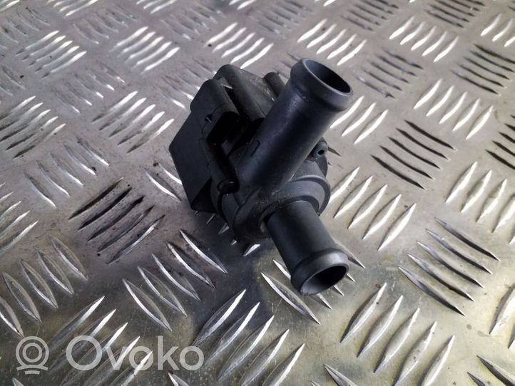 Audi A6 C7 Pompe à eau de liquide de refroidissement 059121012A