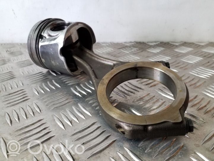 Infiniti EX Piston with connecting rod 