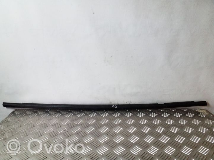 Opel Mokka Listwa / Uszczelka szyby drzwi przednich 