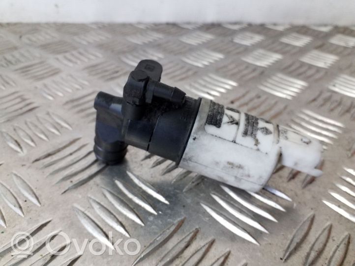 Opel Vivaro Windscreen/windshield washer pump 8200067015