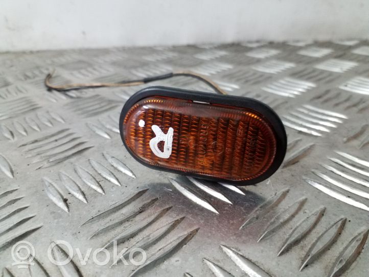 Opel Vivaro Front fender indicator light 7700847333