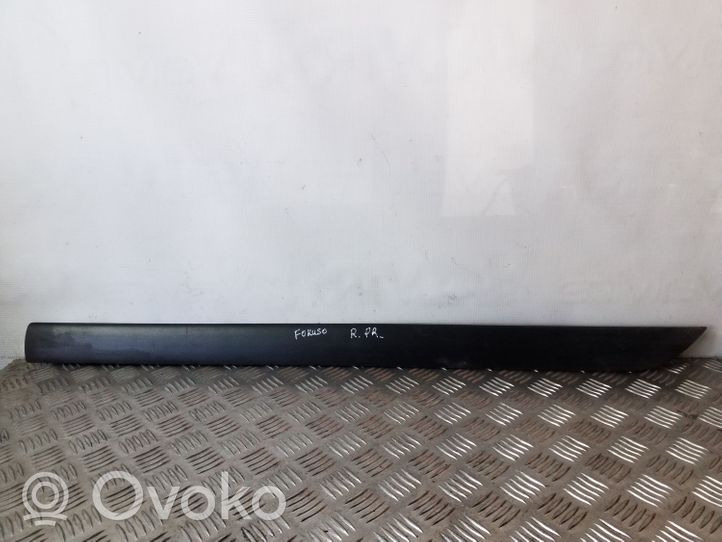 Ford Focus Etuoven lista (muoto) RH98ABF20938