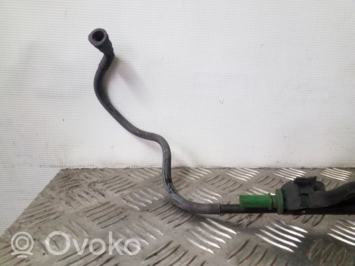 Opel Vivaro Tuyau d'alimentation conduite de carburant 8200950286