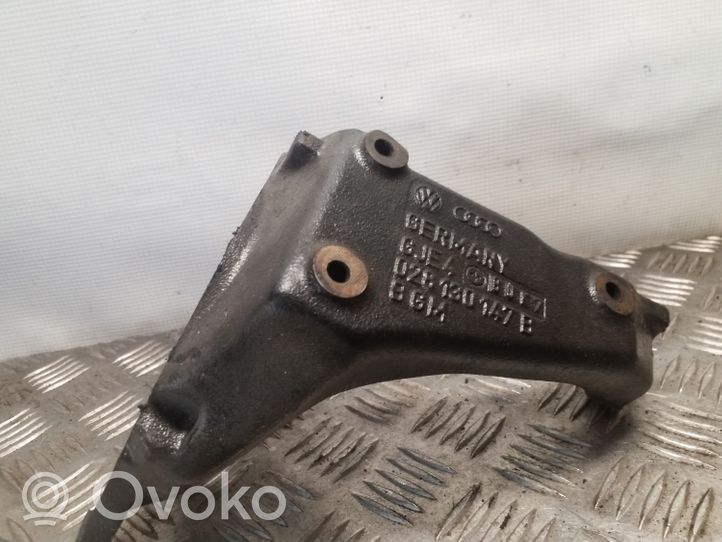 Ford Galaxy Support pompe injection à carburant 028130147B