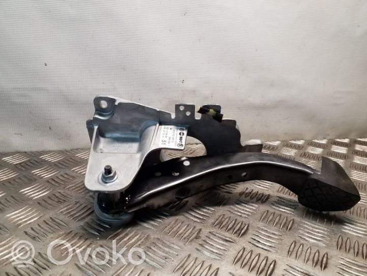 Volkswagen PASSAT CC Brake pedal 3C2721057G