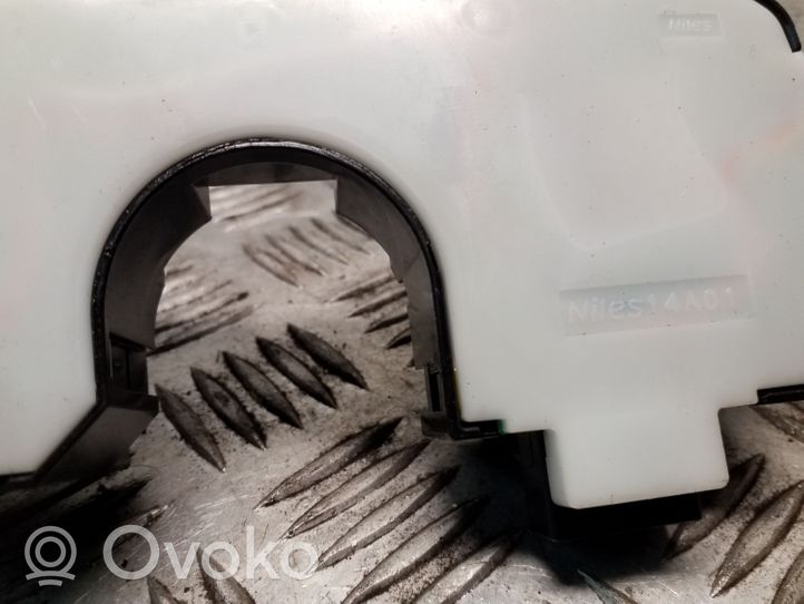 Nissan Juke I F15 Leva/interruttore dell’indicatore di direzione e tergicristallo 14A01