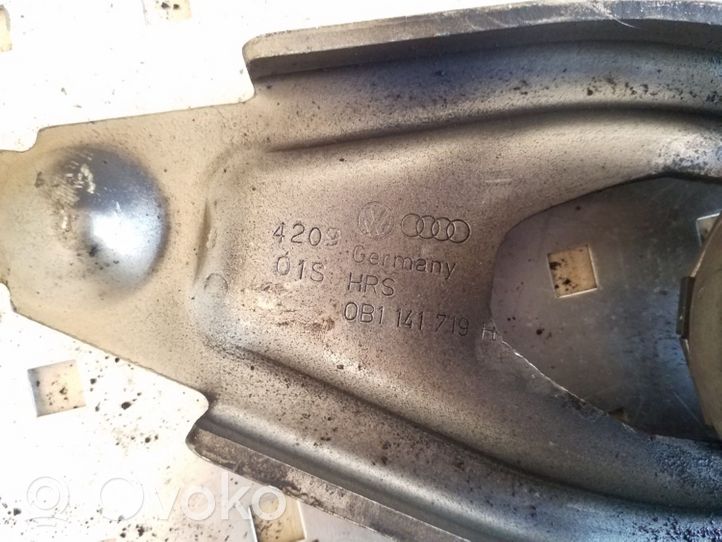 Audi A5 8T 8F Forcella del braccio di rilascio della frizione 0B1141719H