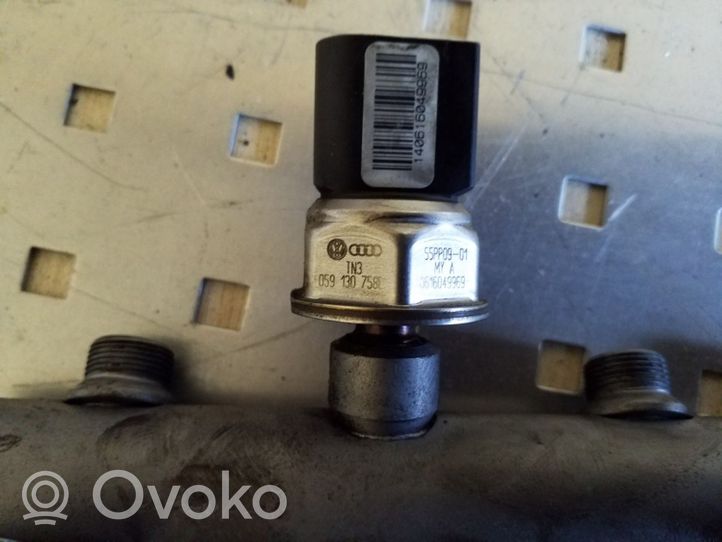 Audi Q7 4L Listwa wtryskowa 059130089AB