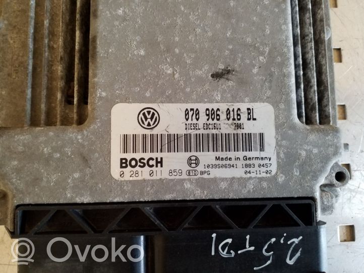 Volkswagen Touareg I Calculateur moteur ECU 070906016BL