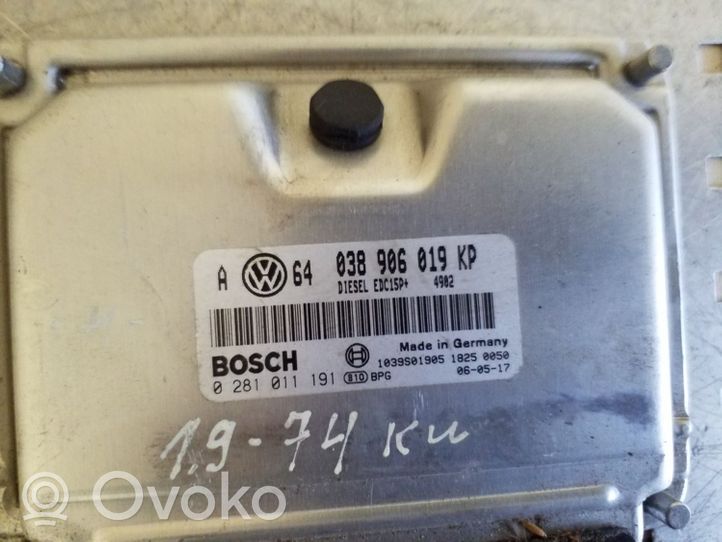 Volkswagen Golf IV Calculateur moteur ECU 038906019KP