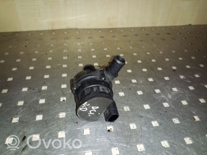 Nissan X-Trail T31 Pompe à eau de liquide de refroidissement 0392023015