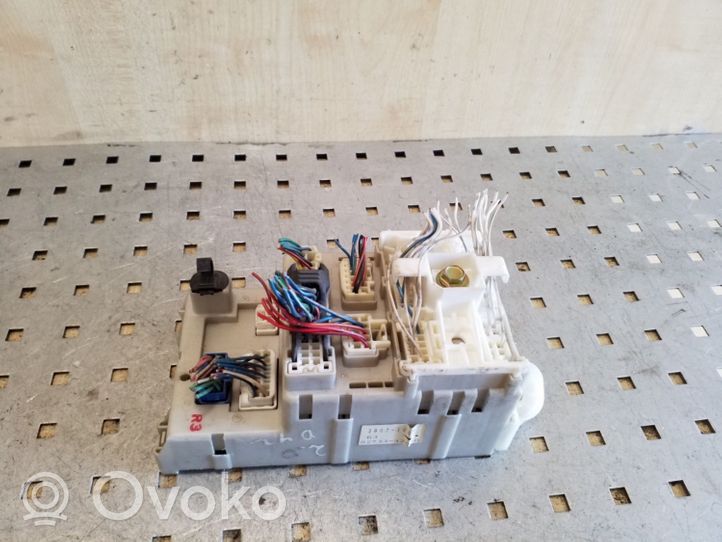 Toyota RAV 4 (XA20) Module de fusibles 8273342060