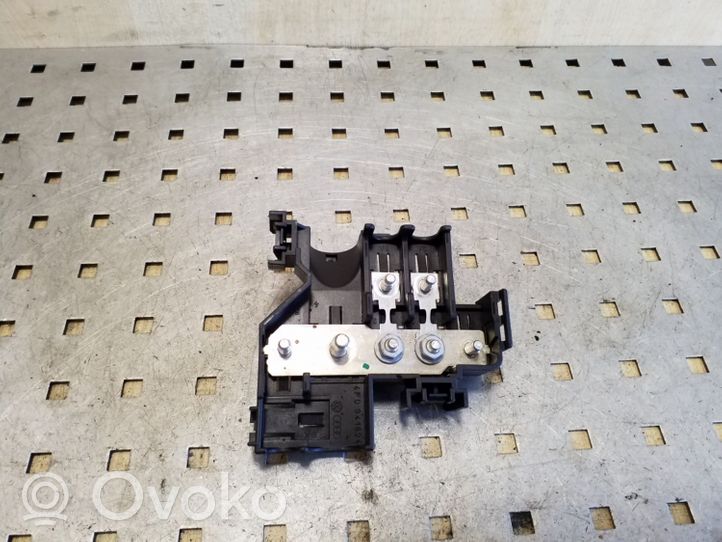 Audi A6 S6 C6 4F Drošinātāju bloks 4F0941824