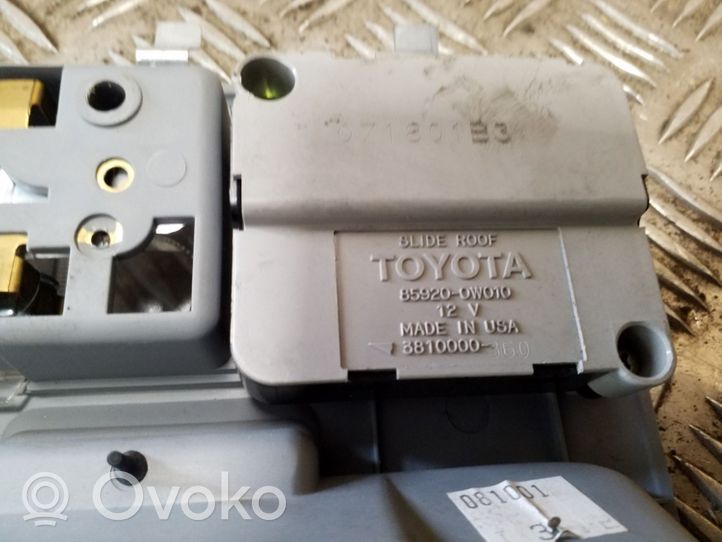 Toyota RAV 4 (XA20) Sisätilojen valon kytkin 10000309