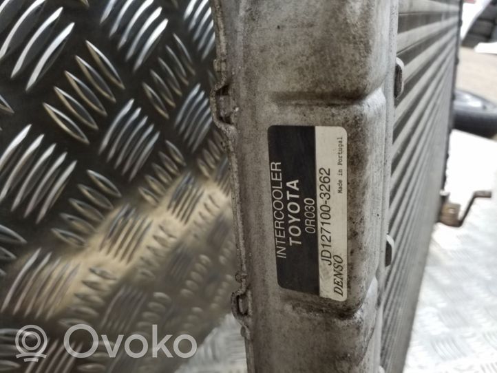 Toyota Avensis T270 Радиатор интеркулера JD1271003262