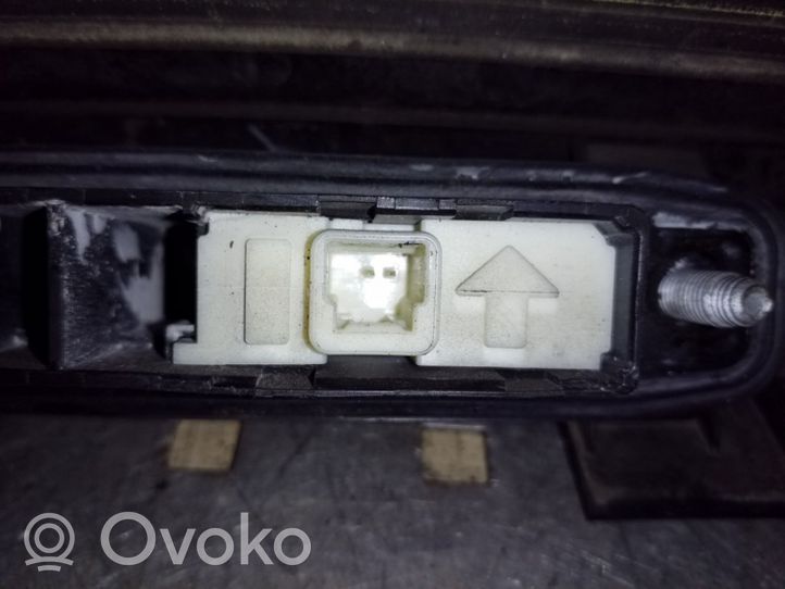 Toyota Avensis T270 Trunk door license plate light bar 7680105090