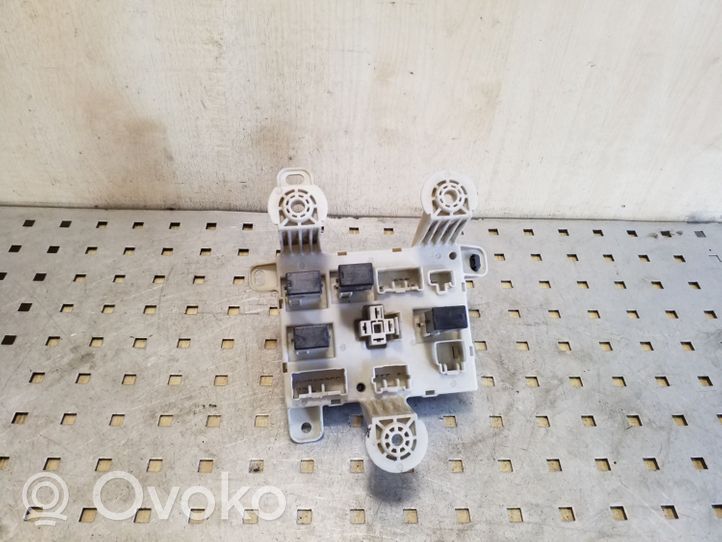 Toyota Previa (XR30, XR40) II Module de fusibles 