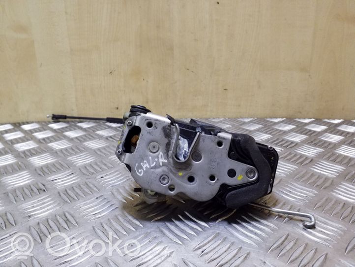 Opel Astra J Rear door lock 13578023