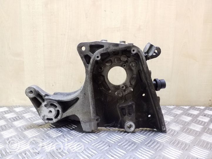 Opel Vectra C Fuel pump bracket 