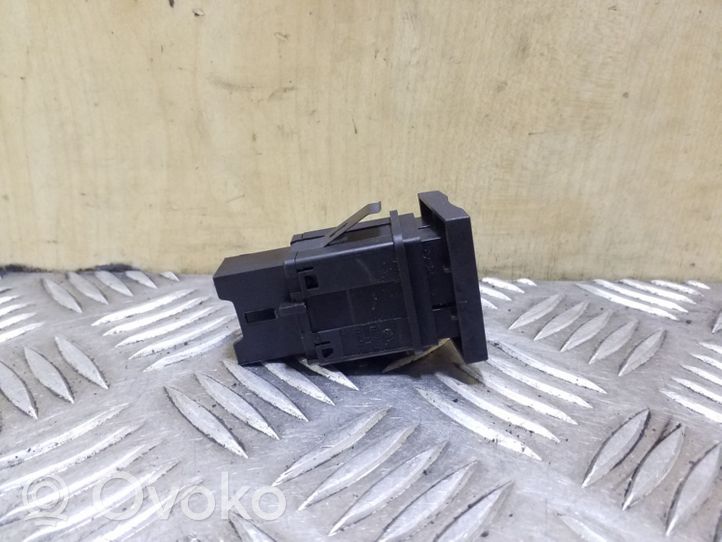 Skoda Fabia Mk1 (6Y) ESP (stability program) switch 6Y0927133