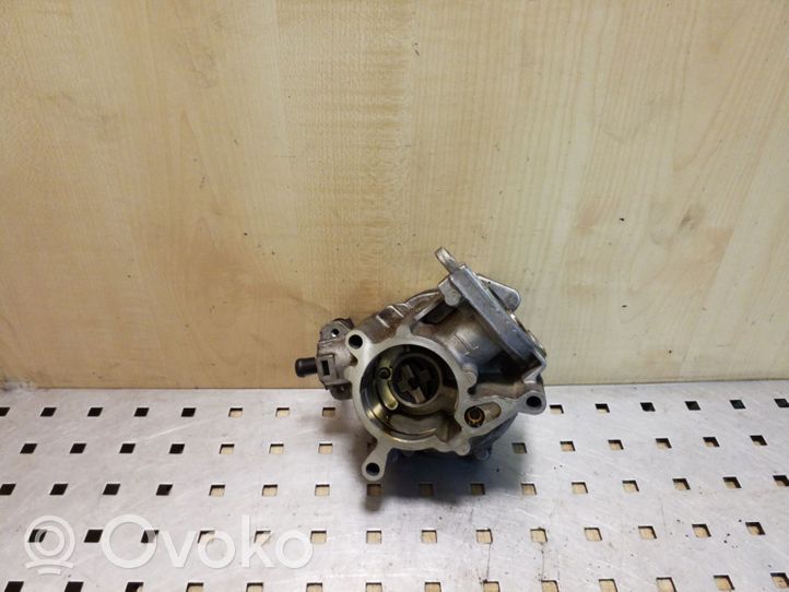 Volkswagen Eos Vacuum pump 06J145100C