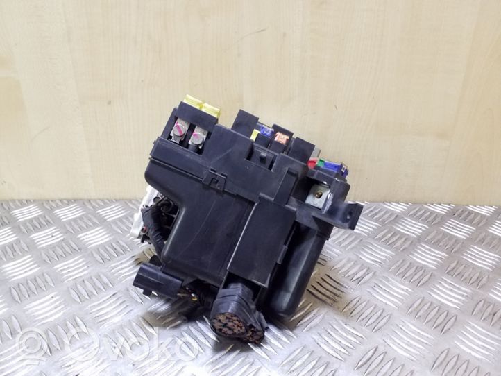 Mitsubishi Space Wagon Fuse module MR337786