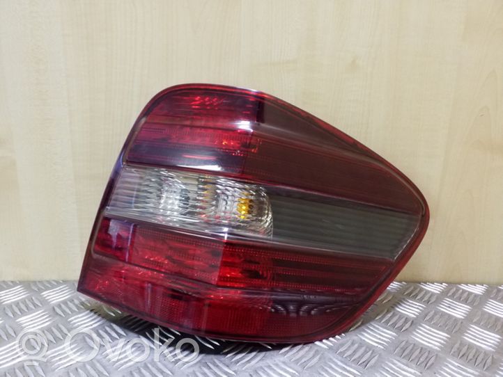 Mercedes-Benz ML W164 Luci posteriori 404122R