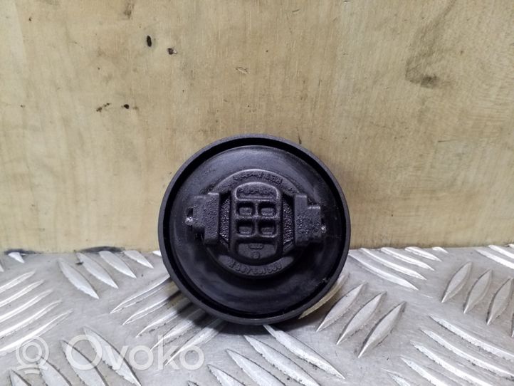 Volkswagen Crafter Oil filler cap 026103485K