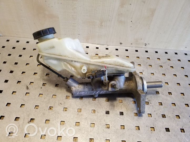 Toyota Corolla E120 E130 Główny cylinder hamulca 744712454