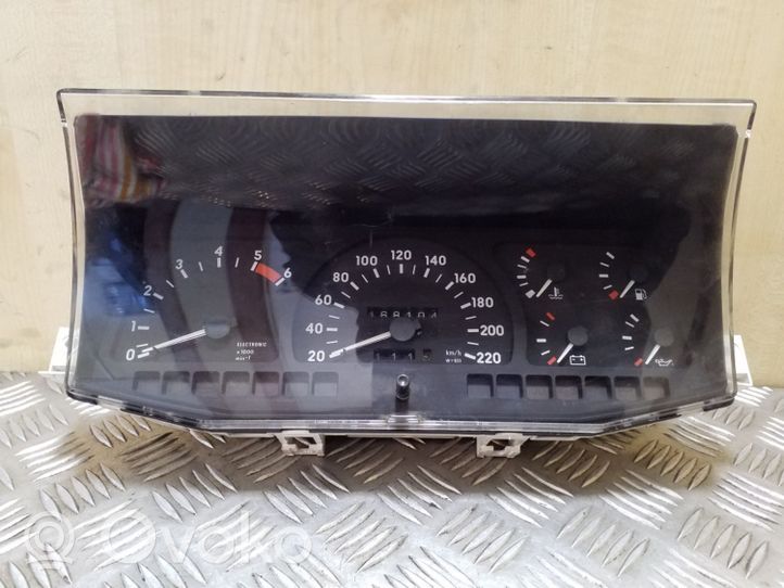 Opel Frontera A Compteur de vitesse tableau de bord 81117707