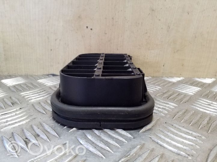 Volkswagen Sharan Quarter panel pressure vent 4A0819181