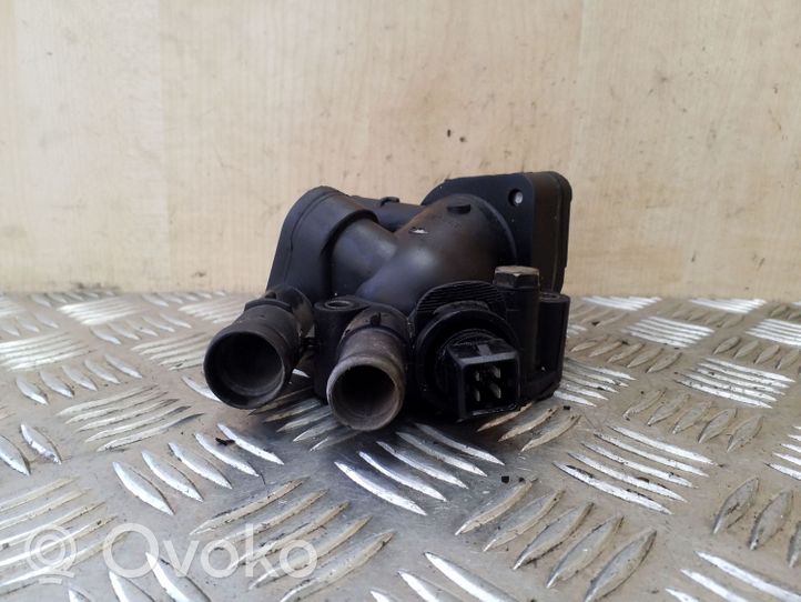 Volvo S40, V40 Boîtier de thermostat / thermostat 7700866731E