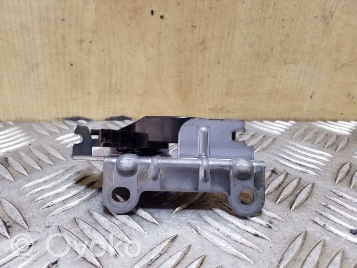 Subaru Outback Maniglia di rilascio del tappo carburante 