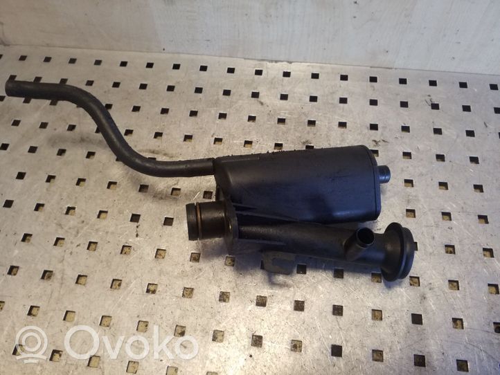 Renault Scenic I Oil breather separator 8200140763