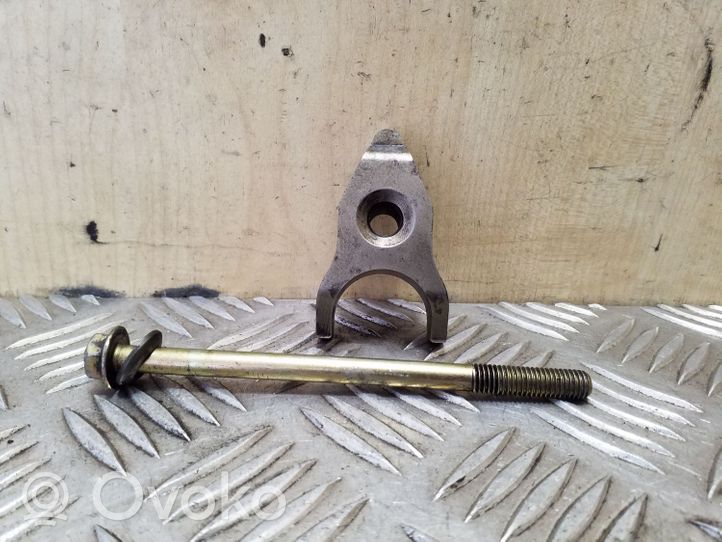 Toyota Corolla E120 E130 Support de pince d'injecteur de carburant 