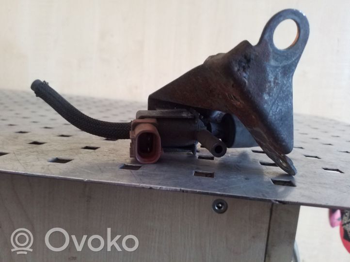 Toyota Corolla E120 E130 Electroválvula del turbo 2586064140