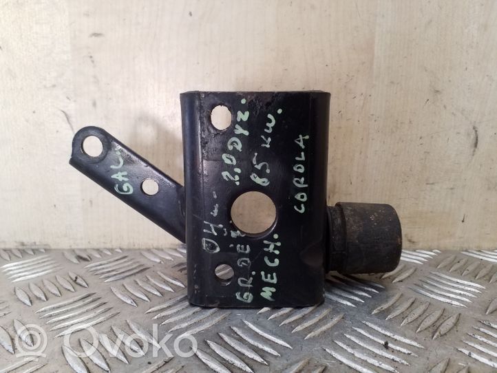 Toyota Corolla E120 E130 Supporto di montaggio scatola del cambio 