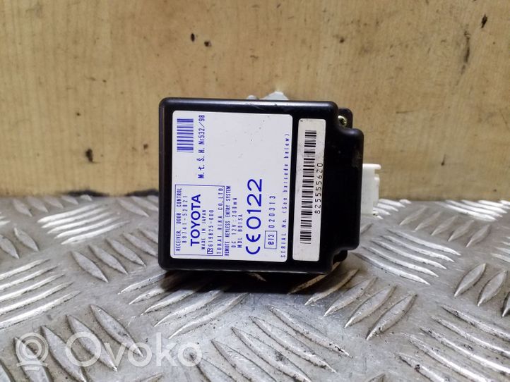 Toyota Yaris Oven keskuslukituksen ohjausyksikön moduuli 8974152021