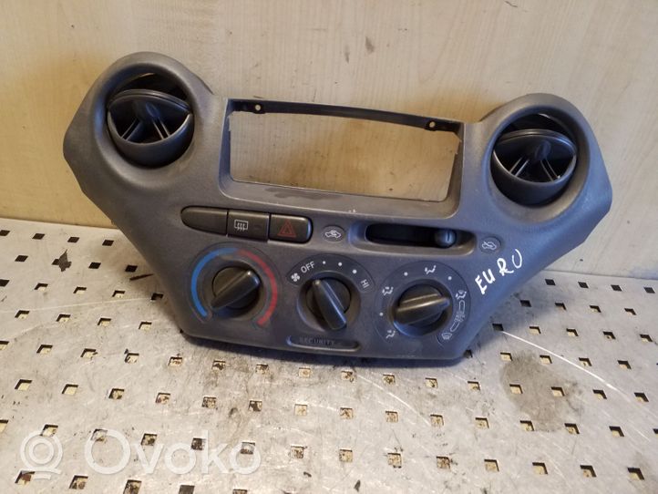 Toyota Yaris Climate control unit 