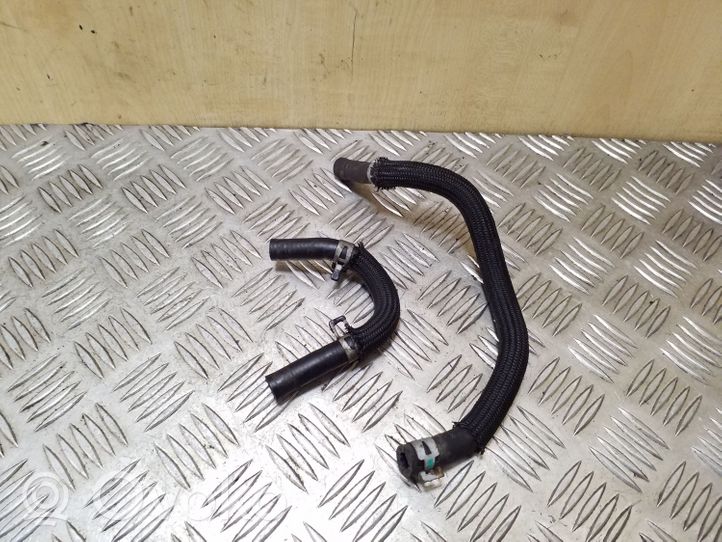 Toyota Avensis T270 Fuel line pipe 